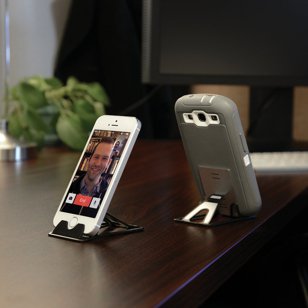 QuikStand® Mobile Device Stand – Nite Ize UK